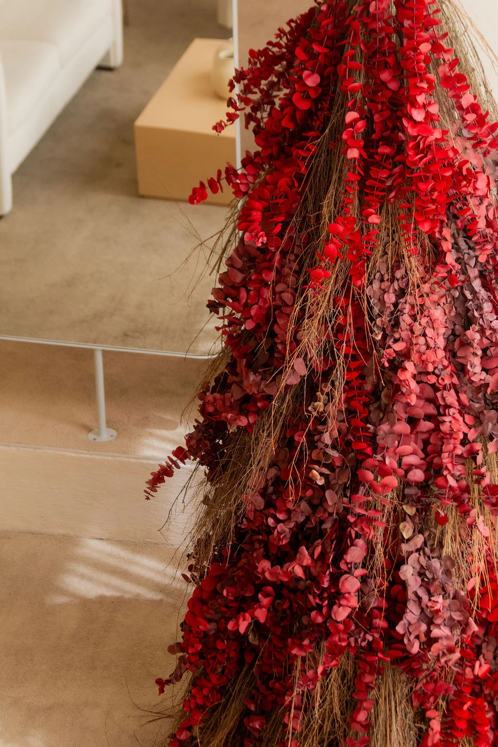 Detalle de un vestido rojo de fiesta